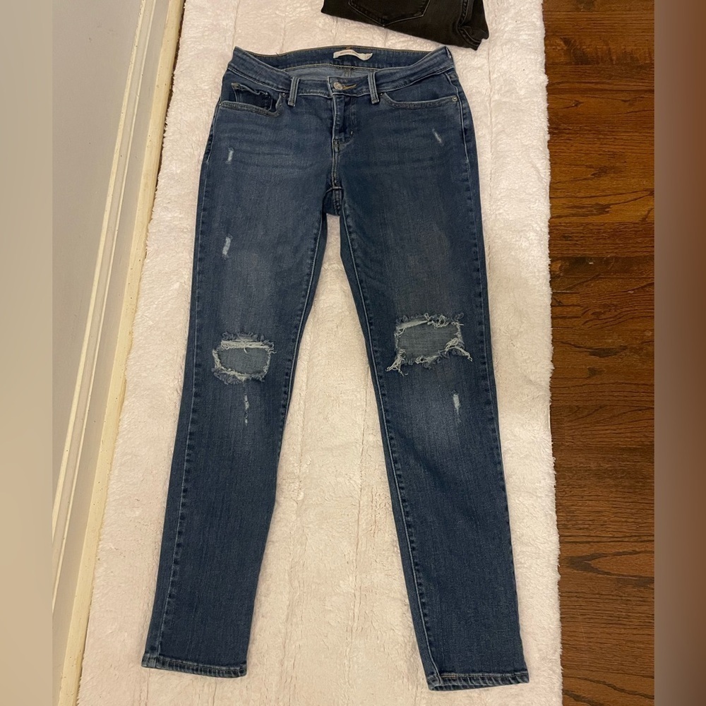 Levis